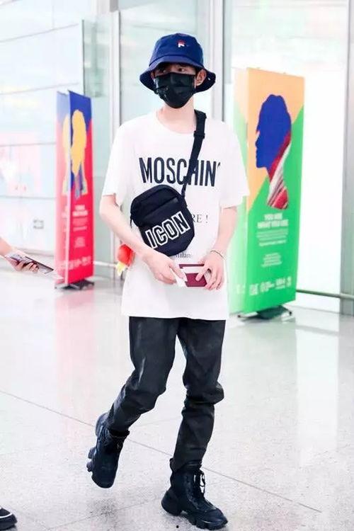 王源穿黑色短丝袜,黑色短丝袜演绎独特魅力