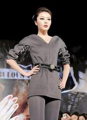 熊黛林丝袜脚视频,网络热议